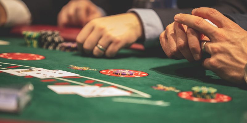 Wanneer en waarom wordt Holland Casino geprivatiseerd?